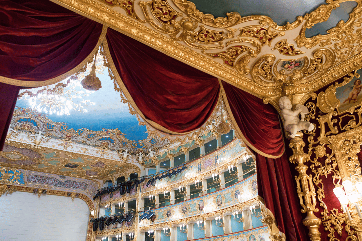 Storia del Teatro La Fenice: rinascita e fascino veneziano